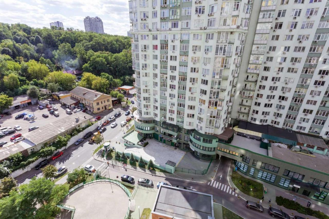 Navit Apartments With Breakfast, Near The Railway Station, The City Center And The Park Kiew Exterior foto
