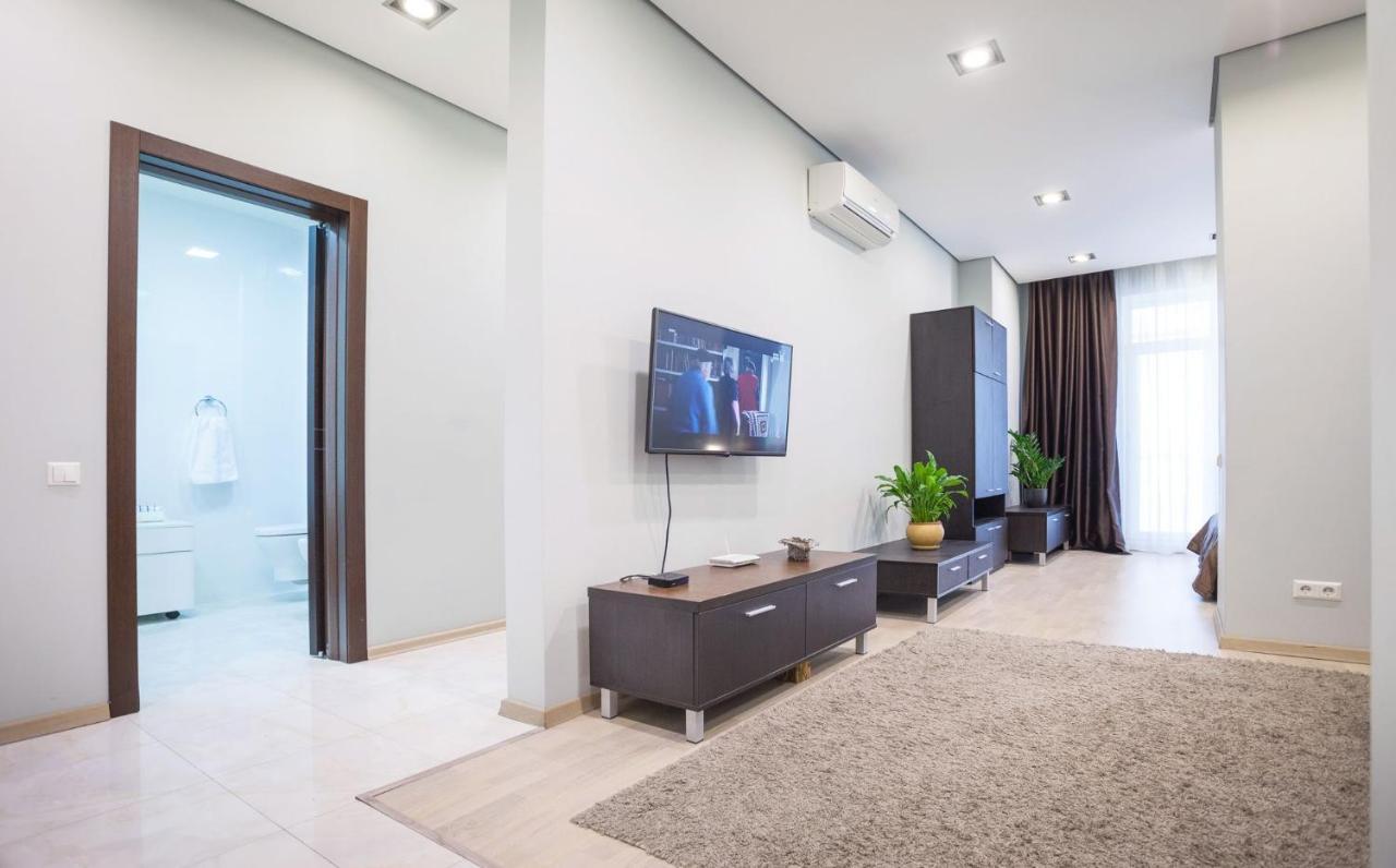 Navit Apartments With Breakfast, Near The Railway Station, The City Center And The Park Kiew Exterior foto